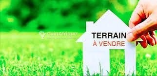 Terrain 200m² – Makepe Bloc L