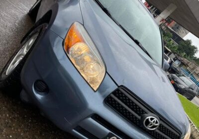 Location Toyota Rav4 2008