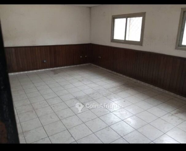 Location villa 4 pieces – Bonapriso Hydrocarbure