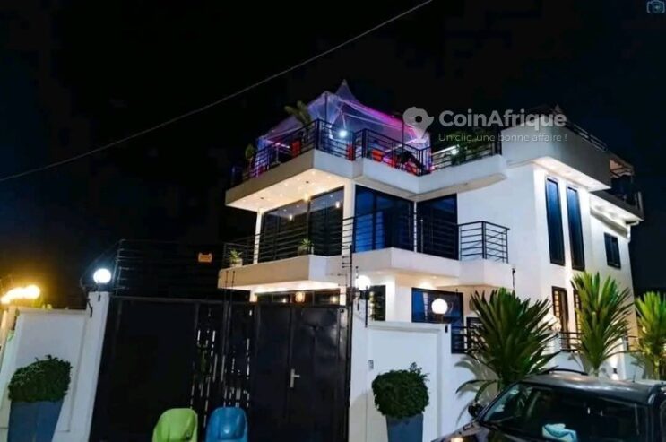 Location villa 5 pièces – Kotto