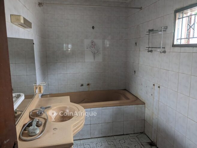 Location villa duplex 7 pièces –  Bonanjo
