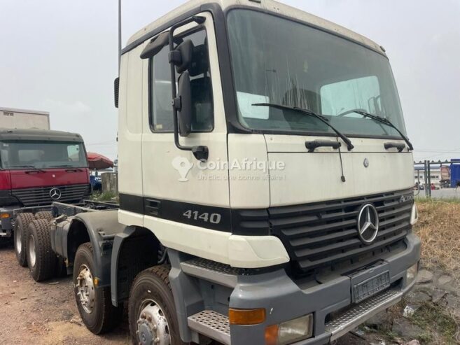 Mercedes-Benz Astros 2000