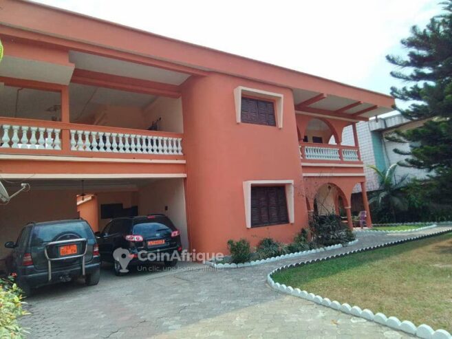 Vente villa triplex  – Bonamoussadi