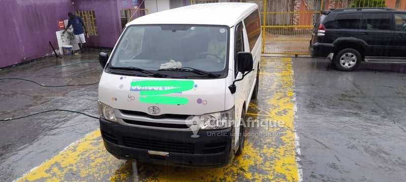 Toyota Hiace 2010