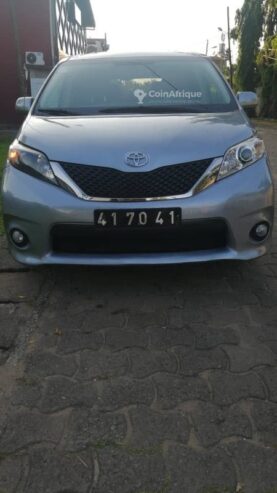 Location Toyota Sienna 2016