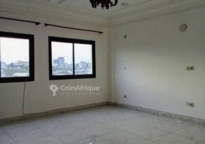 Location studio à Bessengue