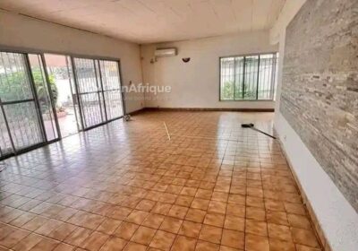 Location villa 04 chambres – Bonapriso