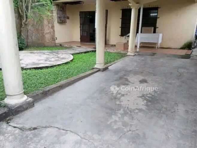 Location villa 4 pièces – Bonapriso