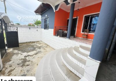 Location villa 4 pièces – Yassa