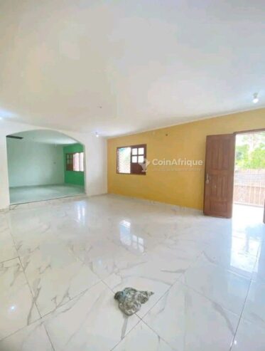 Location villa  5 pièces – Yassa yatika