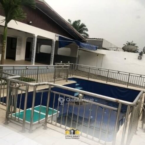 Location villa duplex –  Bonapriso