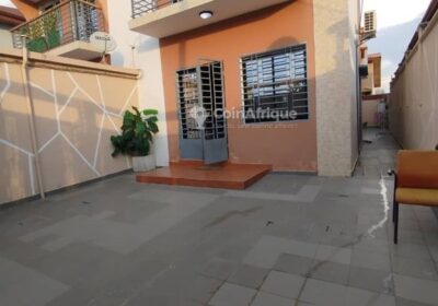 Location villa triplex 6 pièces – Yassa