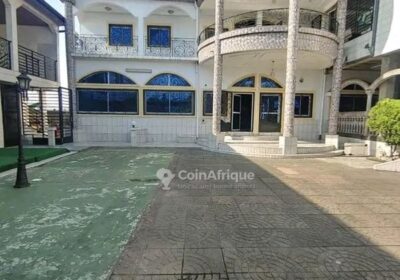 Location villa10 pièces – Douala