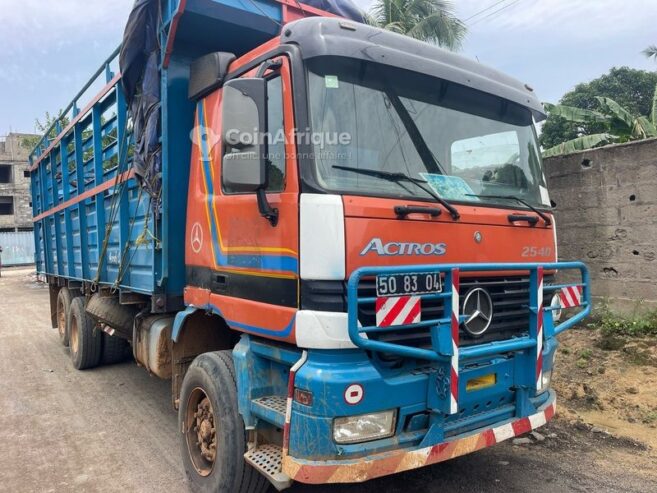 Mercedes-Benz Actros MP1 8 roues 2001