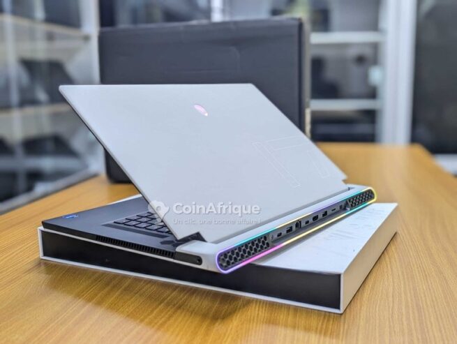 PC Alienware X17 Processor core i7 11th gen