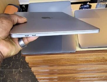 PC Macbook pro 2020 – m1 256Gb