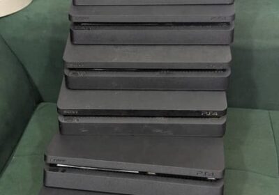 PlayStation 4 Slim + 7 jeux