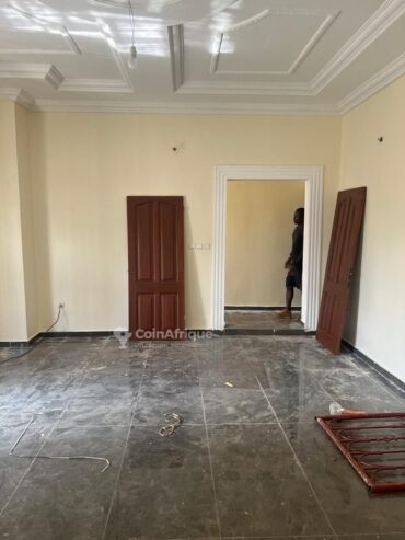Vente villa –  Yaounde Odza petit marche