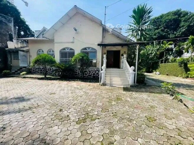 Vente villa duplex 4 pièces  –  Bali Douala