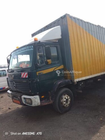 Camion Mercedes-Benz Actros 1317 2010