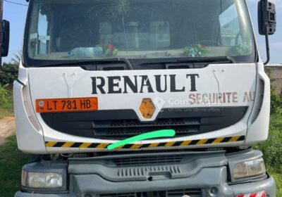 Camion benne Renault 440 10 Roues Propre