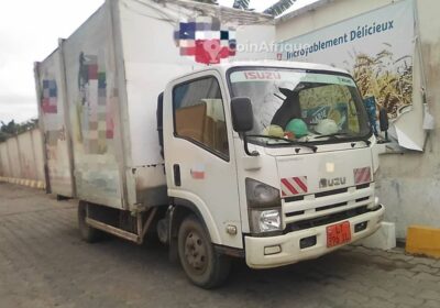 Isuzu Camion fourgon 6 roues
