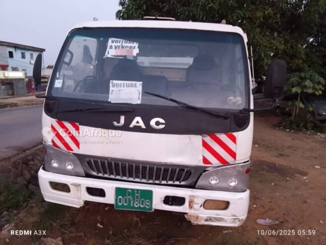 JAC Camion Jac 6 Roué Avc Benz Levante  2010