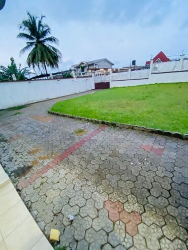 Location villa 07 pièces – Douala