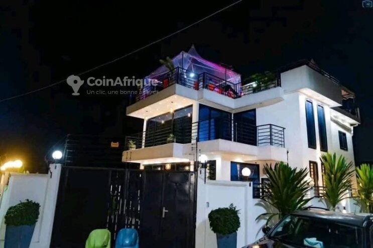 Location villa 5 pièces – Kotto