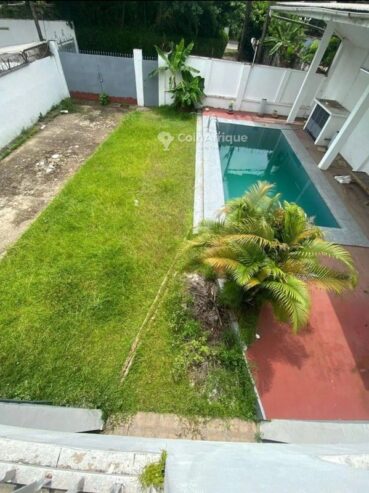 Location villa duplex 4 chambres salon  – Bonapriso