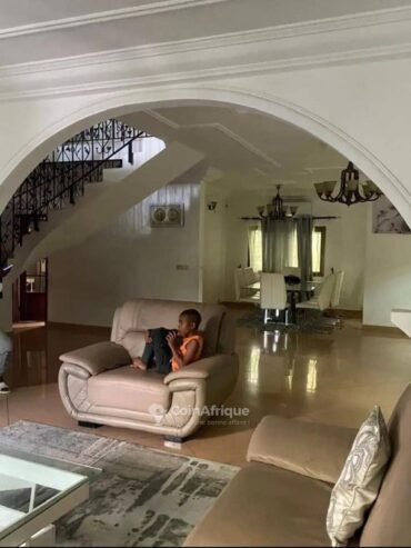 Location villa duplex  5 pièces –  Douala