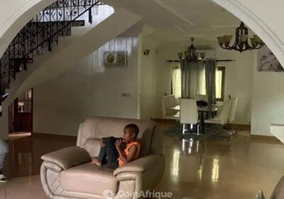 Location villa duplex 5 pièces – Douala