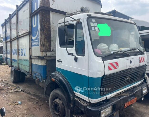 Mercedes-Benz  1722 2001
