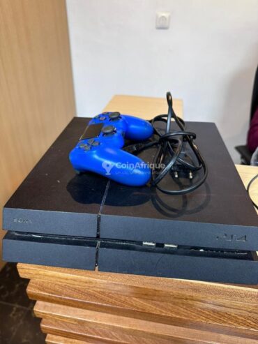 Play Station 4 Slim