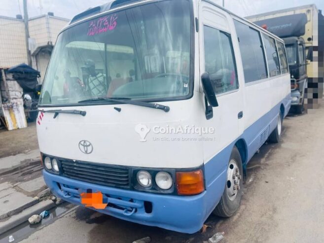 Toyota Coaster 35 places