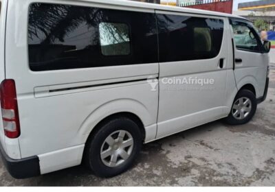 Toyota Hiace 2017