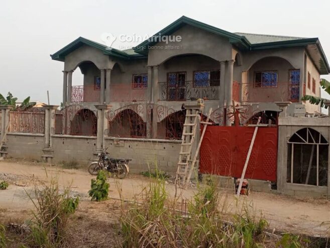 Vente villa duplex   – Bekoko .