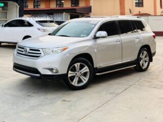 Location Toyota Highlander 2012