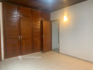 Location villa duplex 6 pièces – Rond Point Deïdo