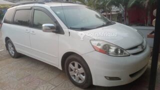 Location Toyota Previa