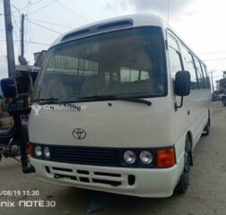 Toyota Coaster 2012 35 places