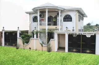 Vente villa duplex 7 pièces – Yassa Yatchika